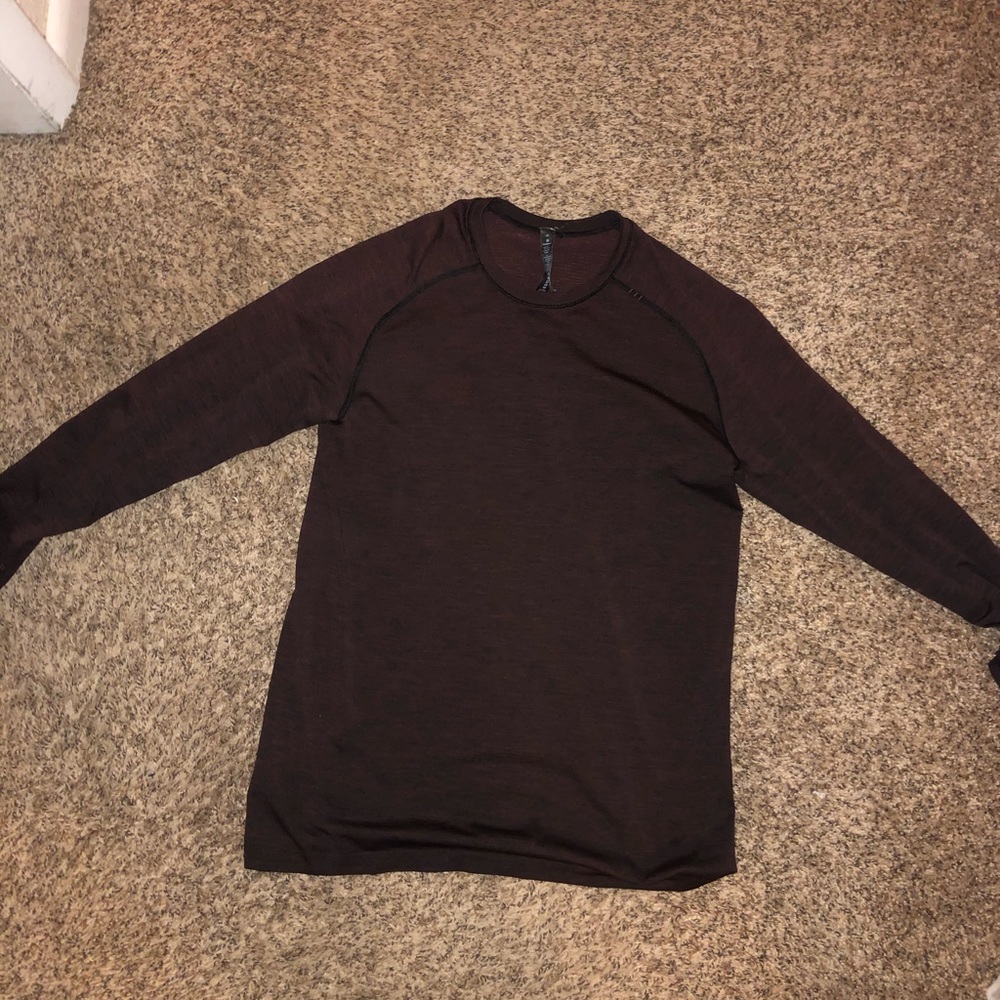 Men’s lululemon long sleeve t shirt maroon